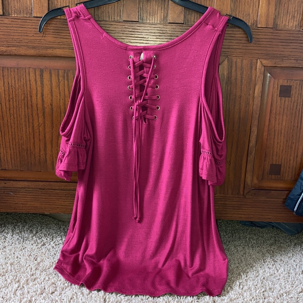 Cold Shoulder Top - Picture 4 of 6